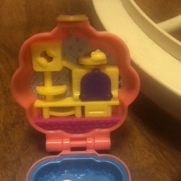 (2) Polly Pocket Inspired Little Houses with a cat, dog and (1) person! - Picture 7 of 17